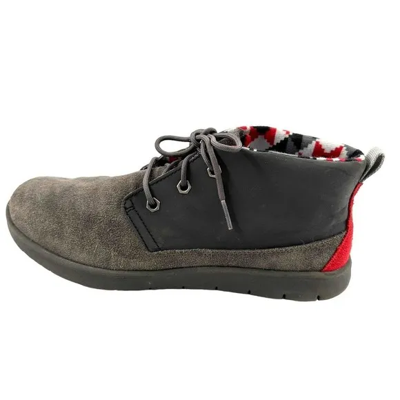 Ugg Boys Canoe Reflective Chukka Boots Leather Suede grey  red Size 6