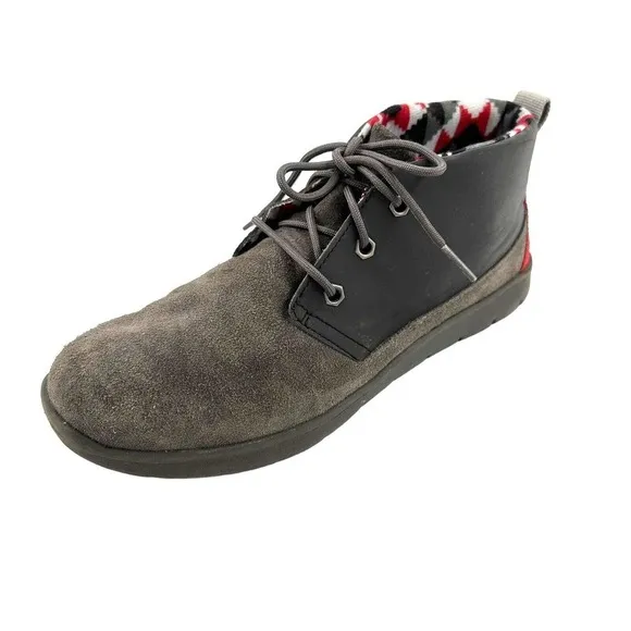 Ugg Boys Canoe Reflective Chukka Boots Leather Suede grey  red Size 6