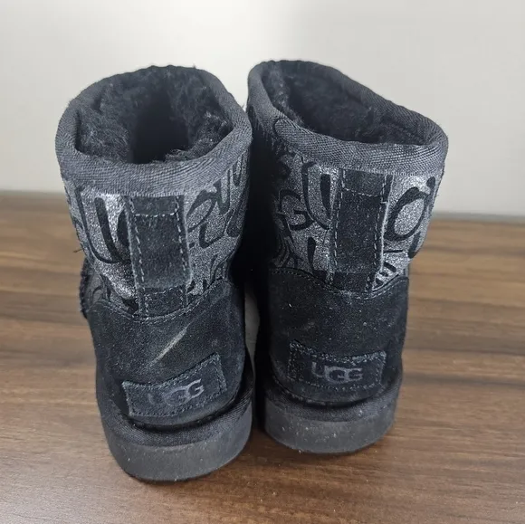 UGG CLASSIC MINI SPARKLE GRAFFITI WOMEN BOOTS SUEDE BLACK SIZE 7