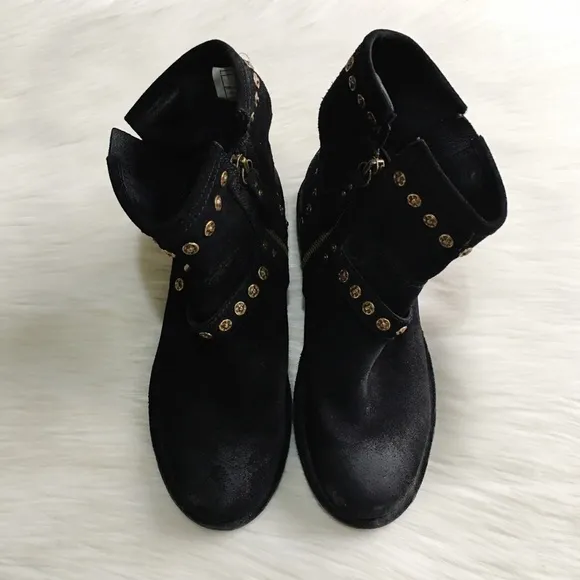 Ugg Fabrizia Boots