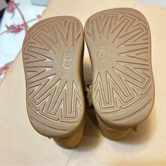 Ugg Keelan II boots for kids