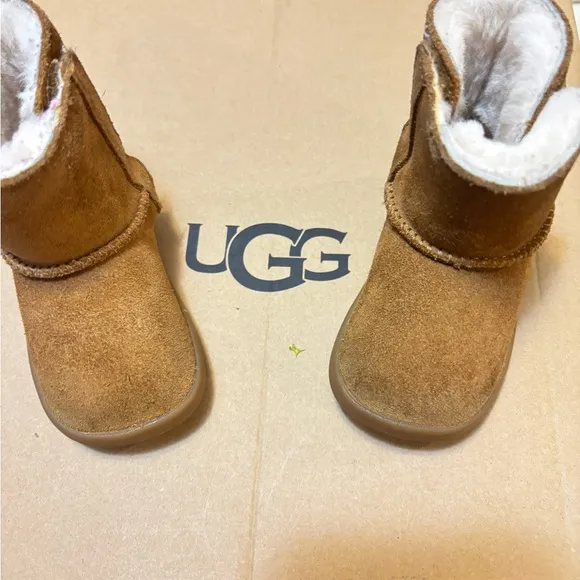 Ugg Keelan II boots for kids