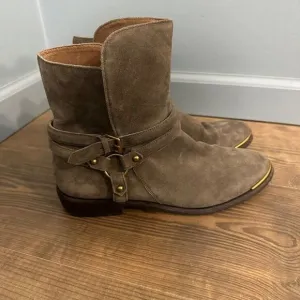 Ugg Kelby Suede Harness Boots Size 9.5