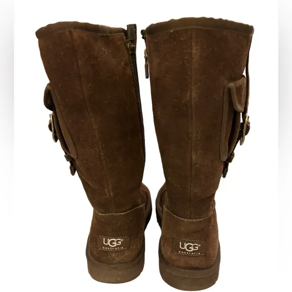 UGG Kid’s Dark Brown Suede‎ Boots with Sheepskin Lining Size 4