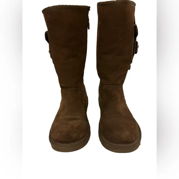 UGG Kid’s Dark Brown Suede‎ Boots with Sheepskin Lining Size 4
