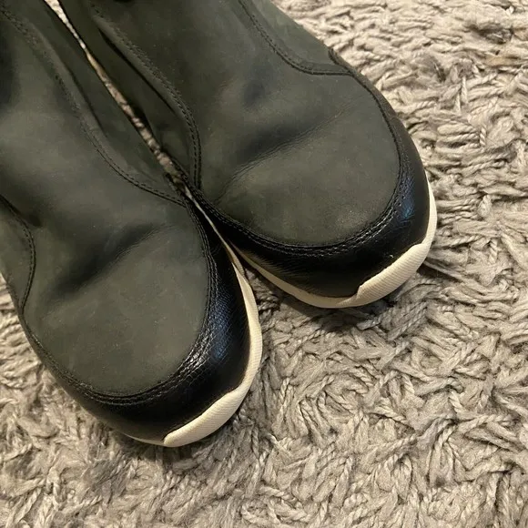 UGG Laurelle Lizard Black Suede Boots Size US 7
