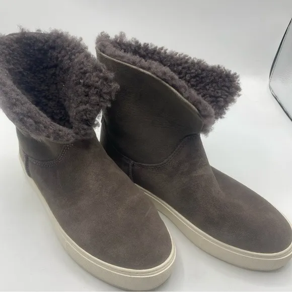 UGG Lynus Sneaker Women’s Size 8.5 Suede Shearling Lined Boots 1123692 Brown