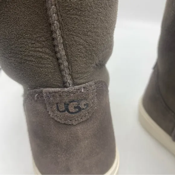 UGG Lynus Sneaker Women’s Size 8.5 Suede Shearling Lined Boots 1123692 Brown