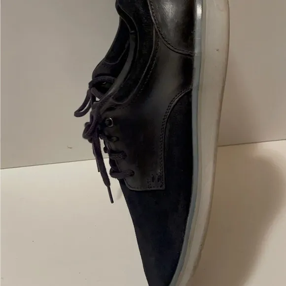 Ugg men shots in a good condition suede and leather