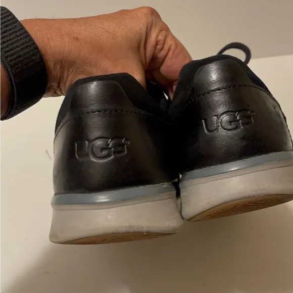 Ugg men shots in a good condition suede and leather
