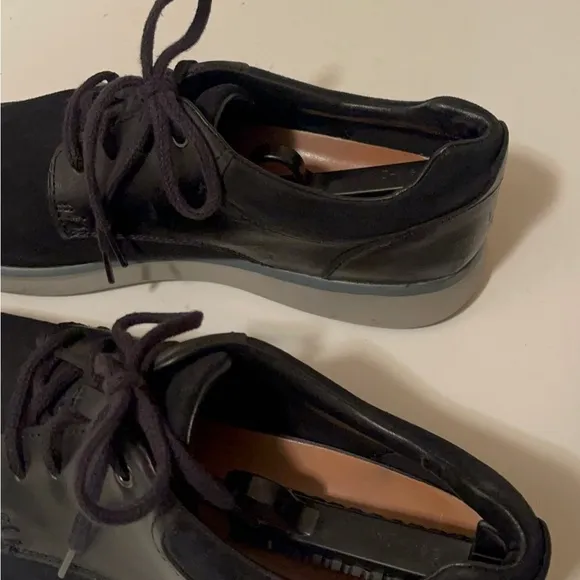 Ugg men shots in a good condition suede and leather