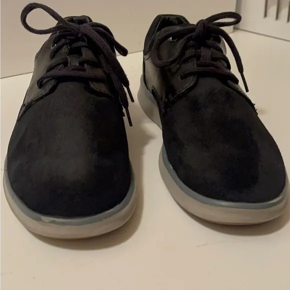 Ugg men shots in a good condition suede and leather