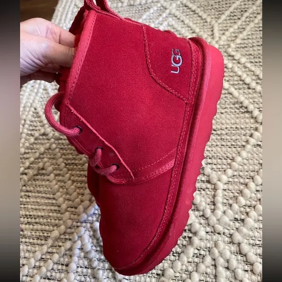 UGG Men's size US 5 Neumel Suede Chukka Boots Samba Red 3236‎