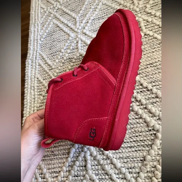 UGG Men's size US 5 Neumel Suede Chukka Boots Samba Red 3236‎