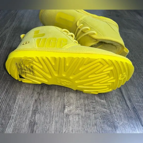 UGG NEUMEL II Scatter 1134960K Youth Size 4 Graphic Chukka Boots Yellow New