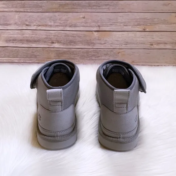 UGG Neumel UGG Molded Logo Boots In Seal