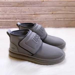 UGG Neumel UGG Molded Logo Boots In Seal