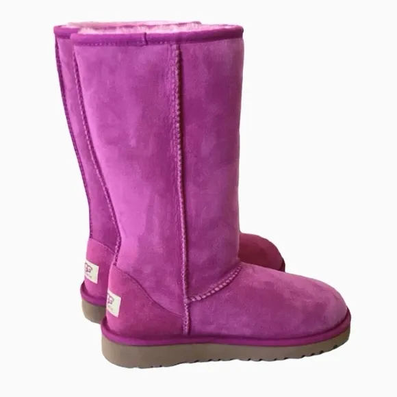 UGG NWOTSuede Knee-high Boots in Fuchsia. Sz. 3