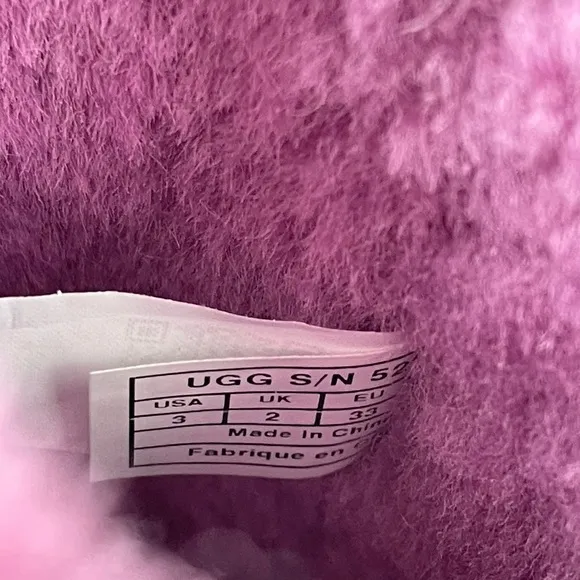UGG NWOTSuede Knee-high Boots in Fuchsia. Sz. 3