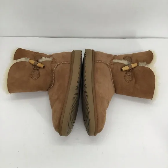 UGG Women’s Keely Winter Boot Suede Leather Genuine Sheepskin Toggle Size 8