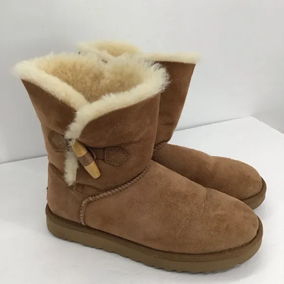UGG Women’s Keely Winter Boot Suede Leather Genuine Sheepskin Toggle Size 8