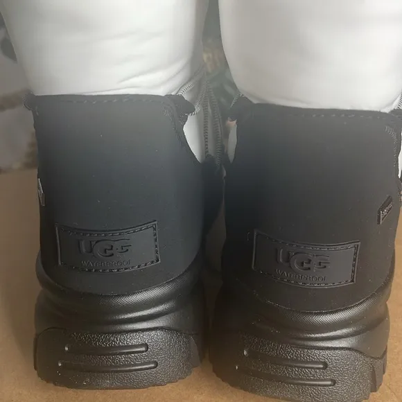 UGG Women's Yose Puffer Shell Boots Size 9