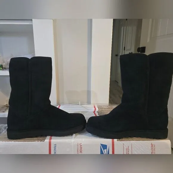 UGG Black Michelle Suede Sheepskin Boots NWOT size 5