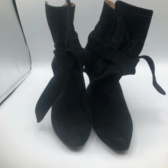 Ulla Johnson Women’s black Aggie embroidered suede boots Size 7