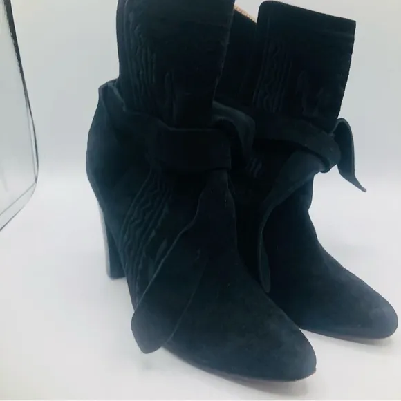 Ulla Johnson Women’s black Aggie embroidered suede boots Size 7