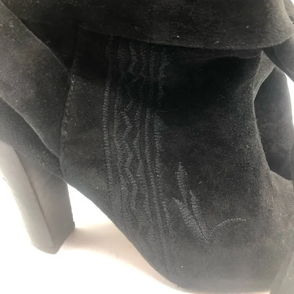 Ulla Johnson Women’s black Aggie embroidered suede boots Size 7