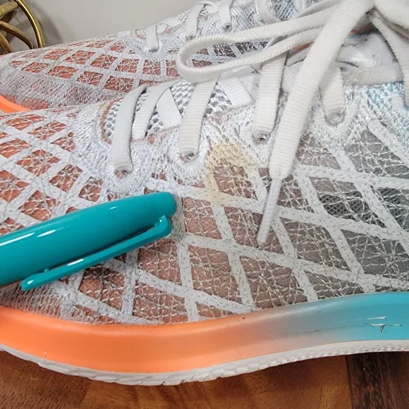 Under Armour UA W FLOW Velociti Wind 2 Multicolor Running Shoes Size 12