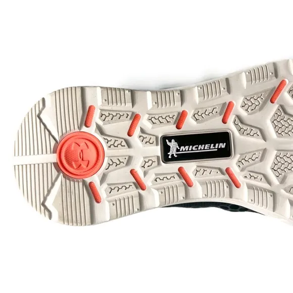 Under Armour Women's HOVR ColdGear Reactor Mid Running Shoes