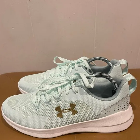 Under Armour Women's UA Essential Sportstyle Shoes Sneakers Mint Green Sz 11