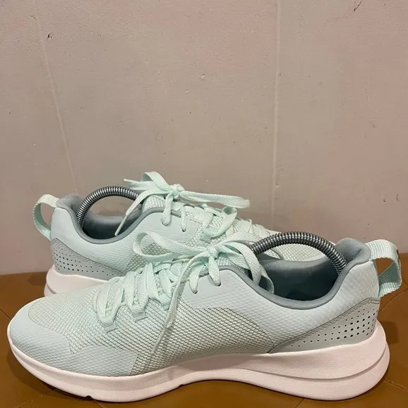 Under Armour Women's UA Essential Sportstyle Shoes Sneakers Mint Green Sz 11