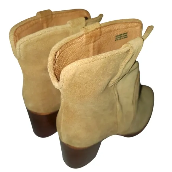 URBAN OUTFITTERS Boro Tan Suede Western Pull-on Stacked‎ Heel Ankle Boots NEW 9