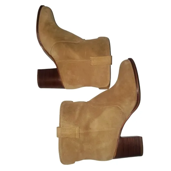 URBAN OUTFITTERS Boro Tan Suede Western Pull-on Stacked‎ Heel Ankle Boots NEW 9
