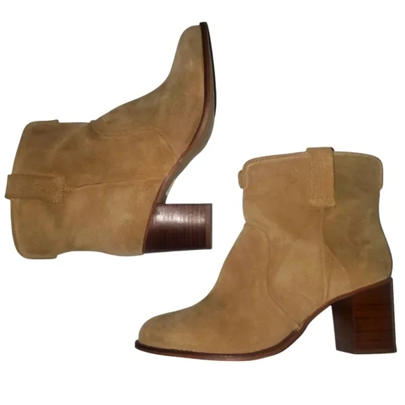 URBAN OUTFITTERS Boro Tan Suede Western Pull-on Stacked‎ Heel Ankle Boots NEW 9