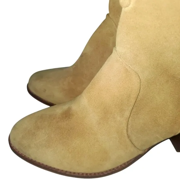 URBAN OUTFITTERS Boro Tan Suede Western Pull-on Stacked‎ Heel Ankle Boots NEW 9