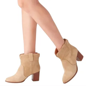 URBAN OUTFITTERS Boro Tan Suede Western Pull-on Stacked‎ Heel Ankle Boots NEW 9