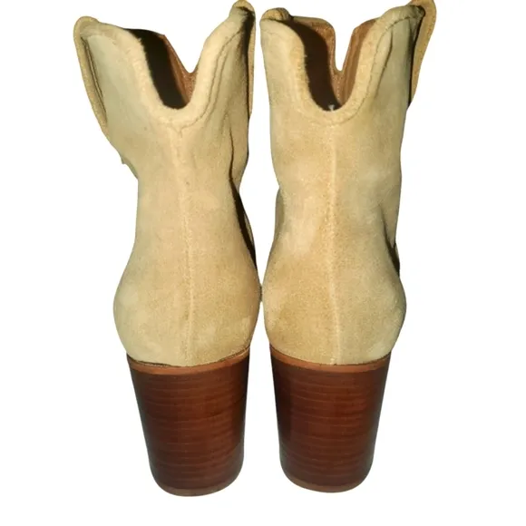 URBAN OUTFITTERS Boro Tan Suede Western Pull-on Stacked‎ Heel Ankle Boots NEW 9