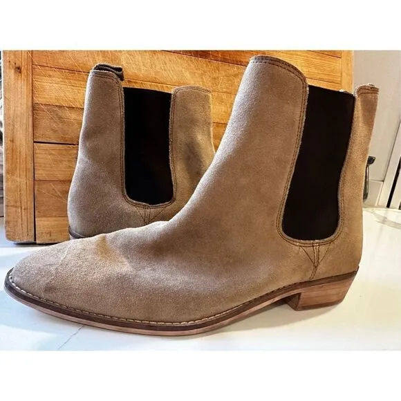 Urban Outfitters Eli Chelsea Shoe the Bear Taupe Suede Boots Men’s Sz 10