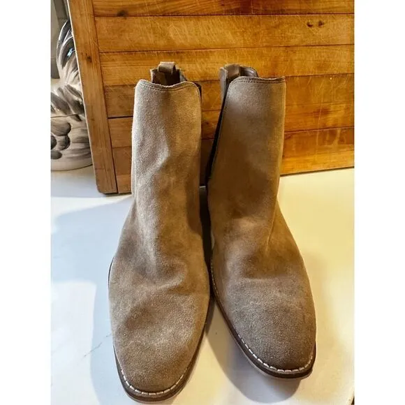 Urban Outfitters Eli Chelsea Shoe the Bear Taupe Suede Boots Men’s Sz 10
