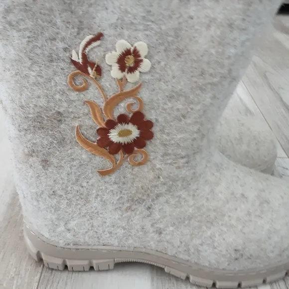 VALENKI Style Wms Sz 40/41 Russian Traditional Winter Felt Boots Rubber …