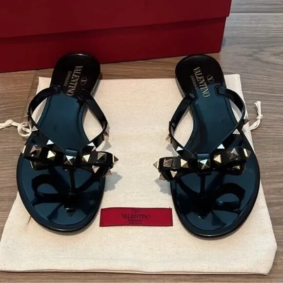 🍒Valentino Garavani 🍒rubber jelly bow sandals black Rockstud slippers