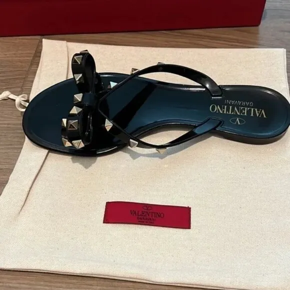🍒Valentino Garavani 🍒rubber jelly bow sandals black Rockstud slippers