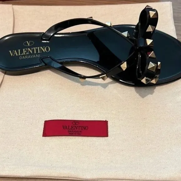 🍒Valentino Garavani 🍒rubber jelly bow sandals black Rockstud slippers