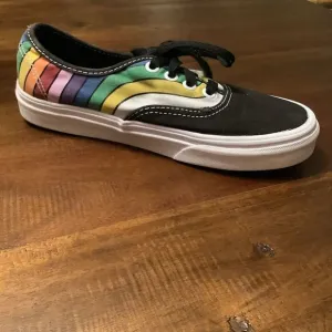 Vans Authentic &quot;Off the Wall&quot; Shoes 🏄‍♂️🏄‍♀️❤