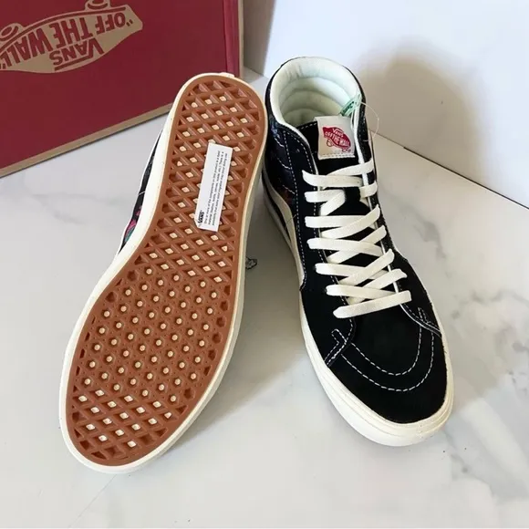 Vans Comfycush SK8-HI 'Black Mens Size 11.0US  Women Size 12.5 US