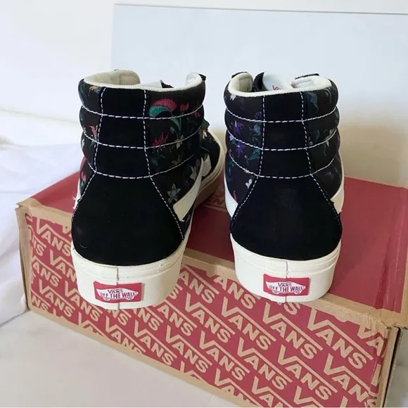 Vans Comfycush SK8-HI 'Black Mens Size 11.0US  Women Size 12.5 US