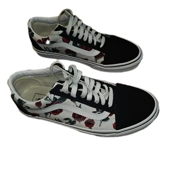Van's Customs Checkerboard Roses Old Skool shoes, size 7.5 M, 9 W